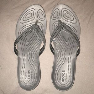 Crocs flops size 8